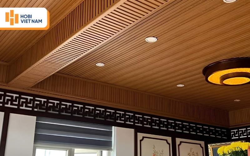 Trần Nhựa Giả Gỗ Giá Bao Nhiêu? Cách Dự Trù Chi Phí Thực Tế Trước Khi Thi Công